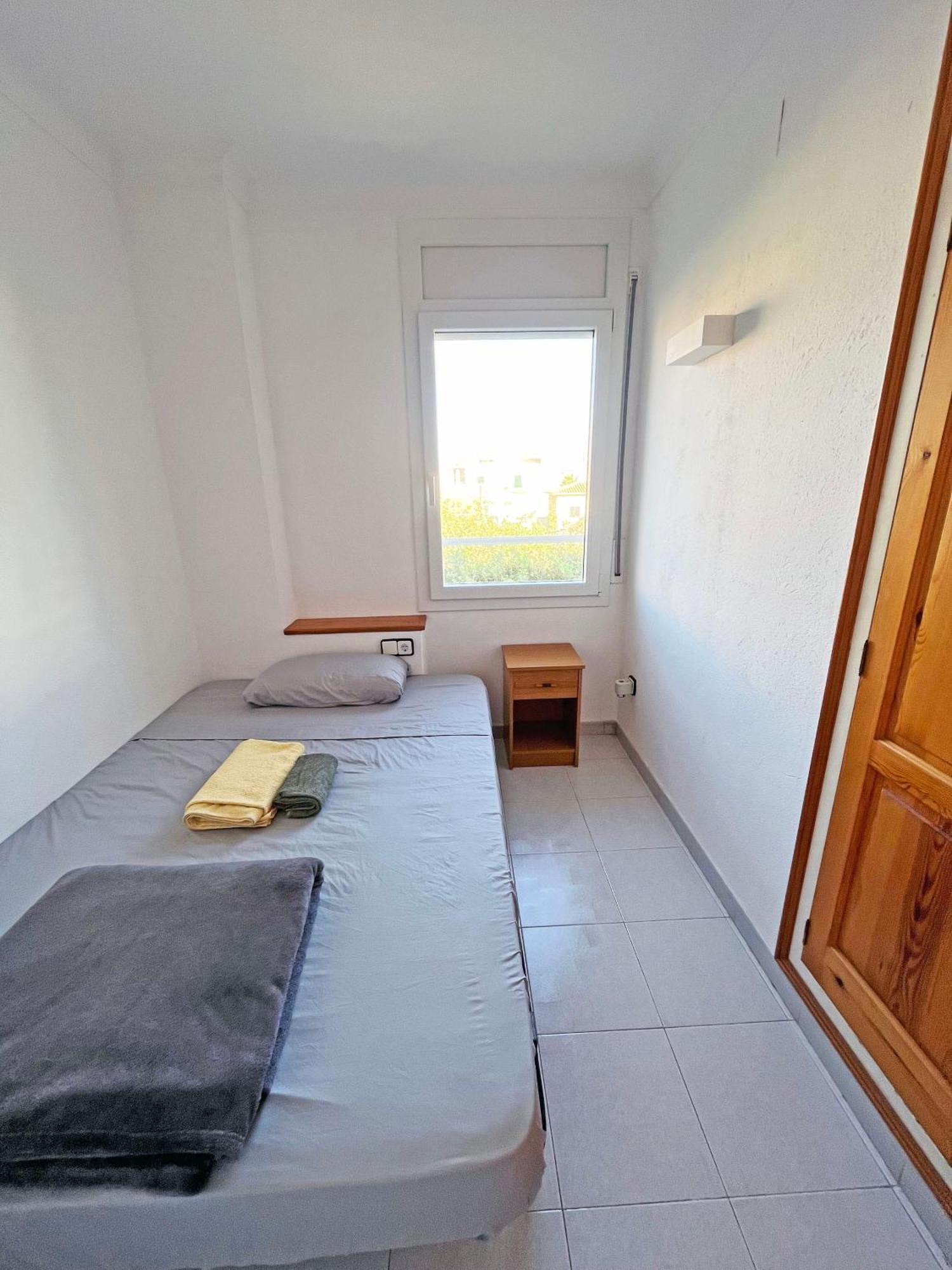 Apartamento De 3 Habitaciones En El Centro L'Escala Exterior photo