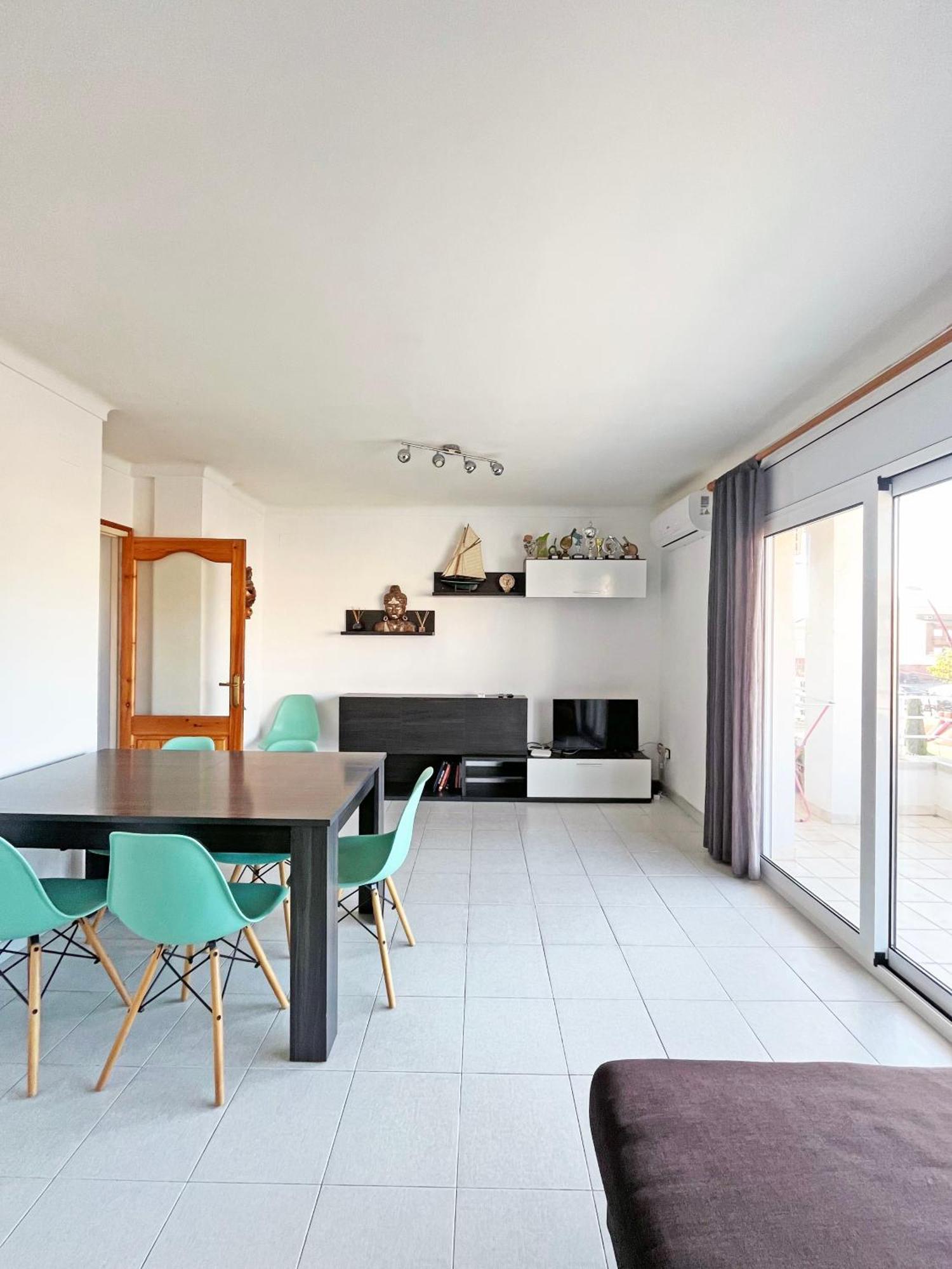 Apartamento De 3 Habitaciones En El Centro L'Escala Exterior photo